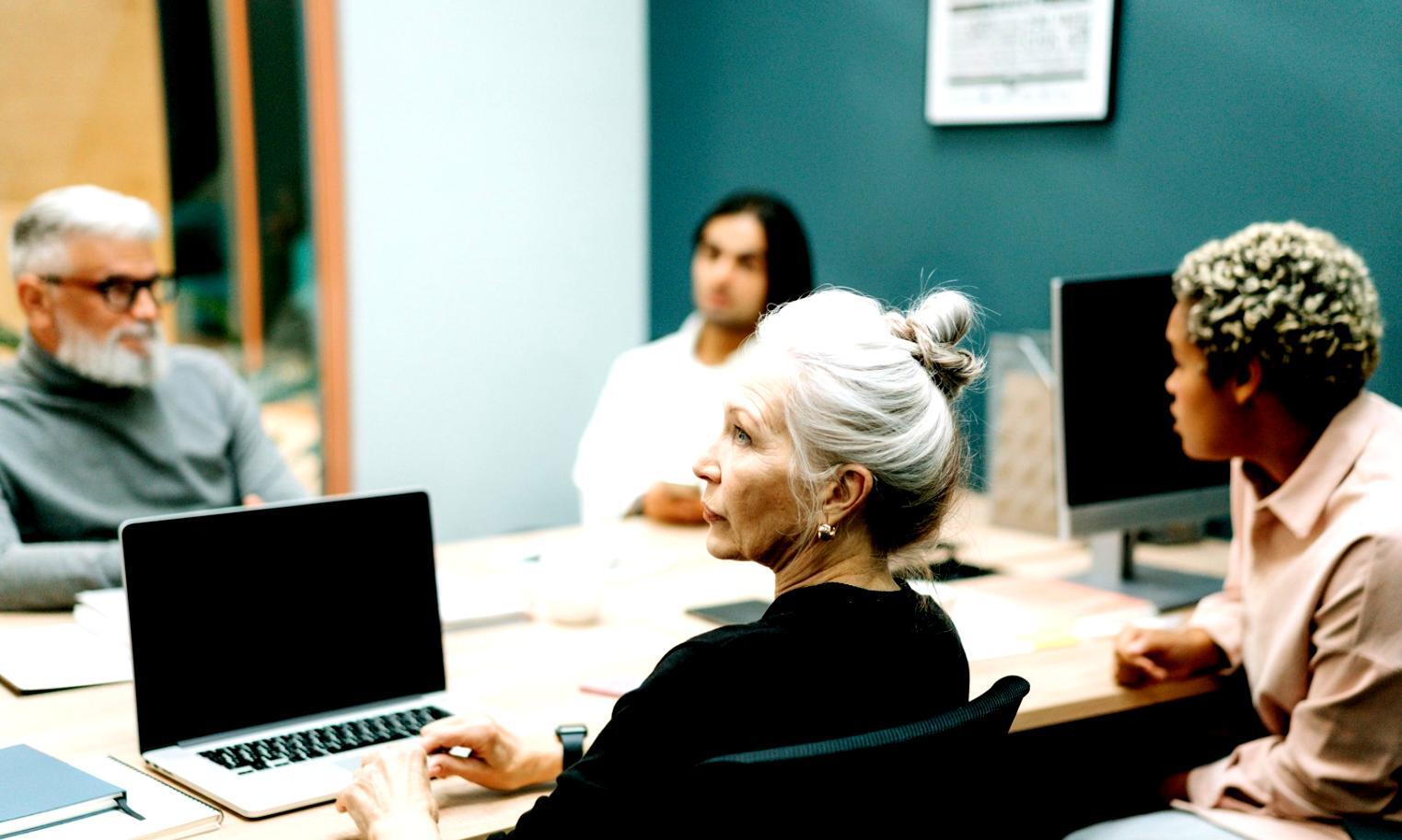 Процесс организации и структурирования проектной документации в офисной среде